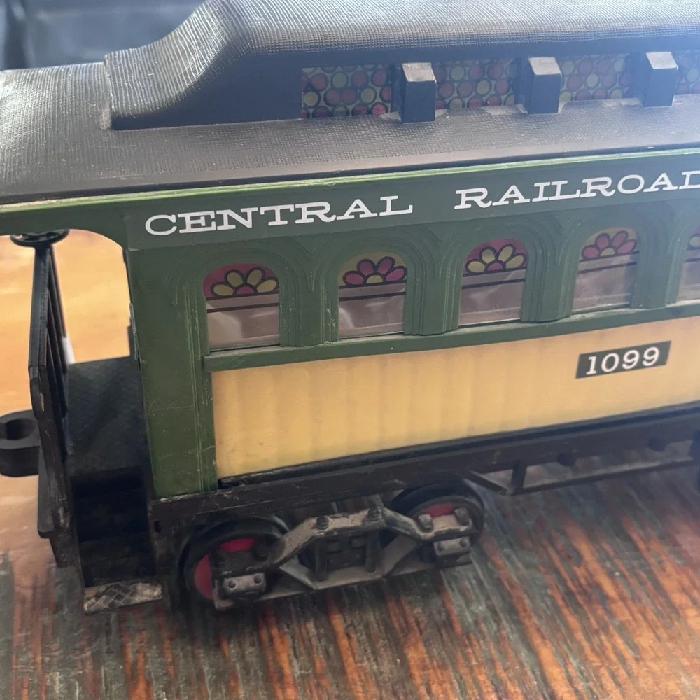 Vintage Jim Beam Green Train Passenger Car Decanter 1099 Central RR of NJ Empty
